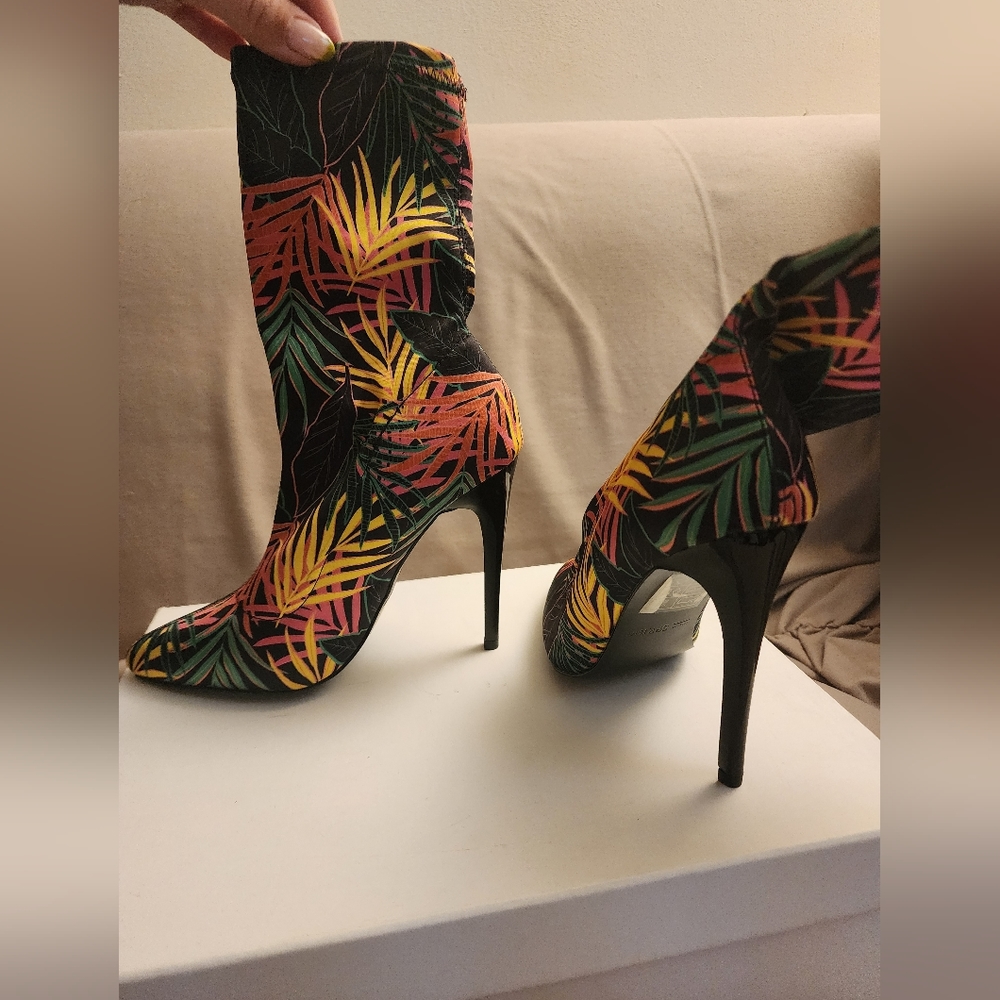 Call it spring high heels, size 5.5, NWOT